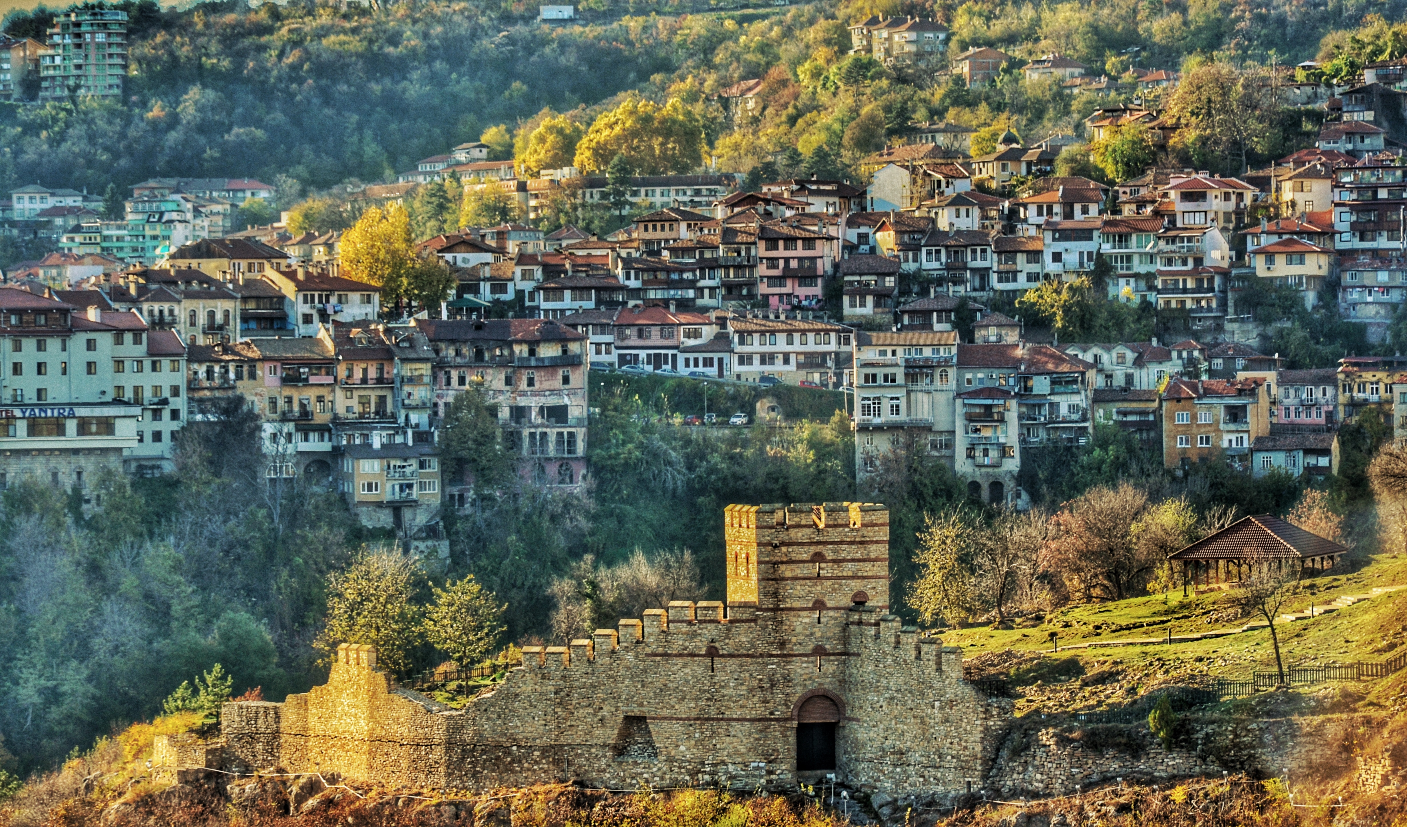 Week-end in ''Cetatea Țarilor'' Ruse – Veliko Tarnovo – Gabrovo -  Muzeul Etnografic Etara - Manastirea Dryanovo